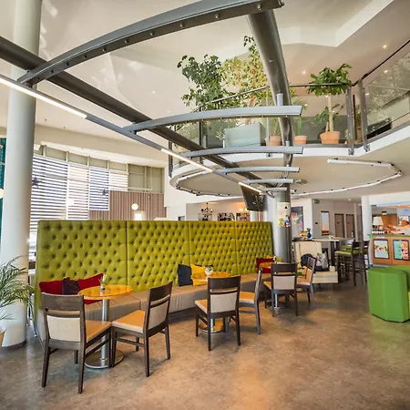 Lifehotel Vienna Airport Szálloda