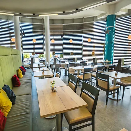 Szálloda Lifehotel Vienna Airport 4*