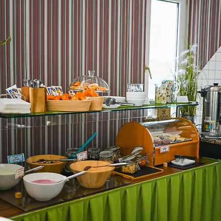 Lifehotel Vienna Airport Szálloda