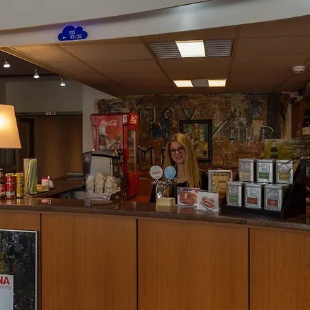 Lifehotel Vienna Airport Szálloda