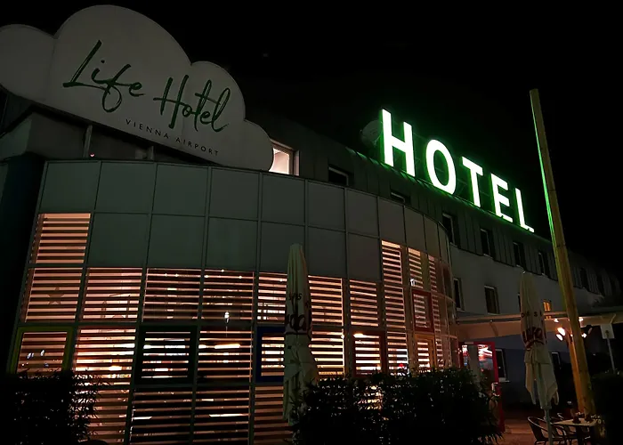 Lifehotel Vienna Airport 4*
